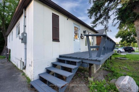 Photo 3 at 175 Clearbrooke Circle, Kipling, Toronto