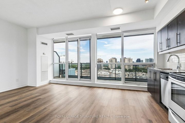 Photo 6 at 923 - 2885 Bayview Avenue, Bayview Village, Toronto