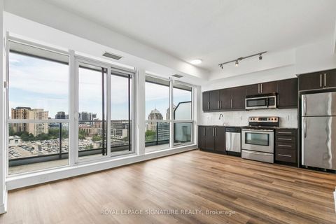 Photo 1 at 923 - 2885 Bayview Avenue, Bayview Village, Toronto