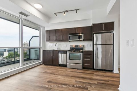 Photo 2 at 923 - 2885 Bayview Avenue, Bayview Village, Toronto