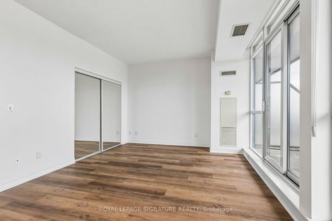 Photo 5 at 923 - 2885 Bayview Avenue, Bayview Village, Toronto