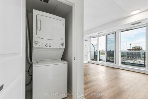 Photo 14 at 923 - 2885 Bayview Avenue, Bayview Village, Toronto