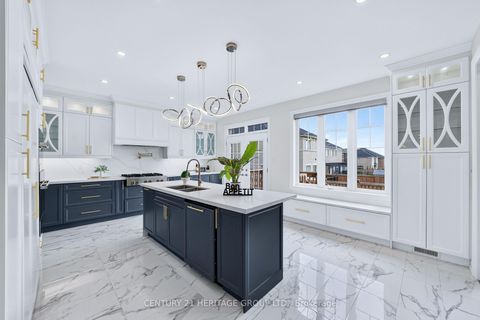 Photo 11 at 282 Reg Harrison Trail, Glenway Estates, Newmarket