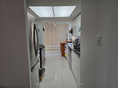 Photo 11 at 1117 - 5 Rowntree Road, Jamestown, Toronto