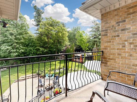 Photo 26 at 93 Longview Crescent, Islington Woods, Vaughan