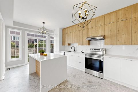 Photo 15 at 2 Apple Grove Court, Patterson, Vaughan