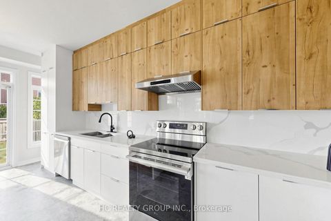 Photo 17 at 2 Apple Grove Court, Patterson, Vaughan