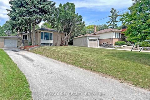 Photo 15 at 22 Royal Doulton Drive, Donalda, Toronto