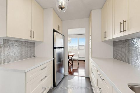 Photo 14 at 701 - 100 Leeward Glenway, Flemingdon Park, Toronto