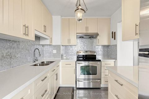 Photo 15 at 701 - 100 Leeward Glenway, Flemingdon Park, Toronto