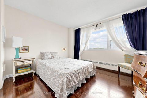 Photo 16 at 701 - 100 Leeward Glenway, Flemingdon Park, Toronto