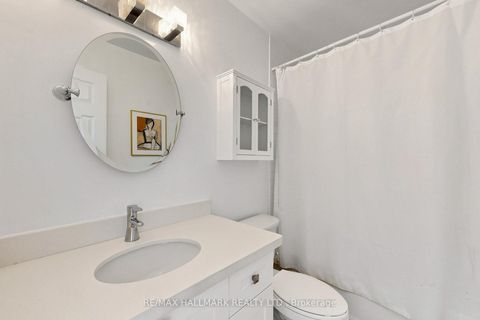 Photo 20 at 701 - 100 Leeward Glenway, Flemingdon Park, Toronto
