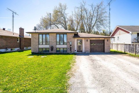 Photo 1 at 1635 Innisfil Beach Road, Alcona, Innisfil