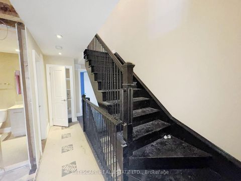 Photo 23 at 817 Cosburn Avenue, East York, Toronto