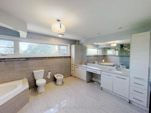 Photo 30 at 817 Cosburn Avenue, East York, Toronto