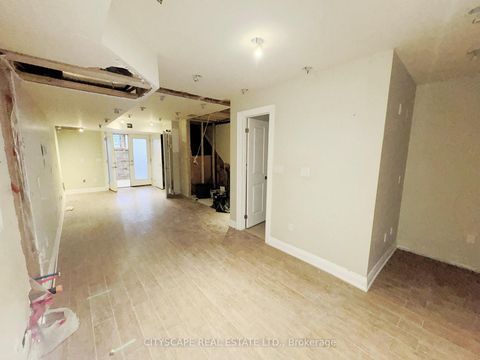 Photo 35 at 817 Cosburn Avenue, East York, Toronto