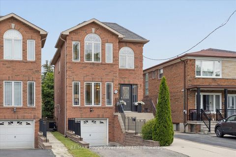 Photo 2 at 72a Laurel Avenue, Kennedy Park, Toronto