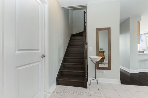 Photo 5 at 711 - 4700 Highway 7, East Woodbridge, Vaughan