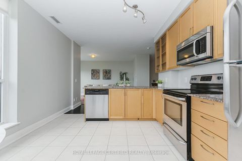 Photo 8 at 711 - 4700 Highway 7, East Woodbridge, Vaughan