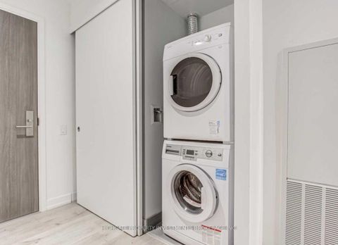 Photo 3 at 228 - 161 Roehampton Avenue, Mount Pleasant West, Toronto