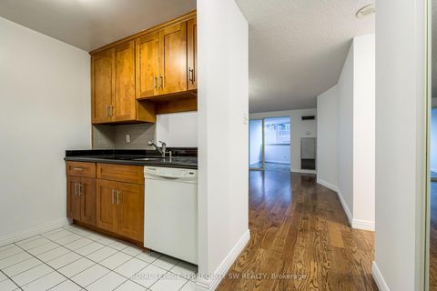 Photo 7 at 407 - 1055 Bay Street, Bay Street Corridor, Toronto