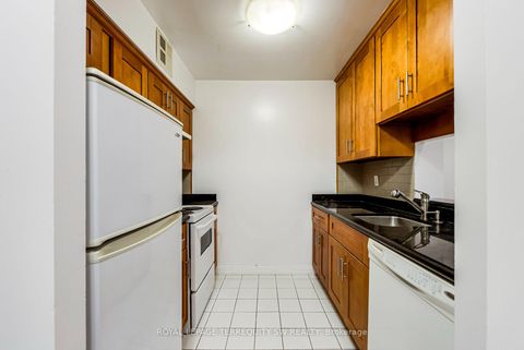 Photo 9 at 407 - 1055 Bay Street, Bay Street Corridor, Toronto