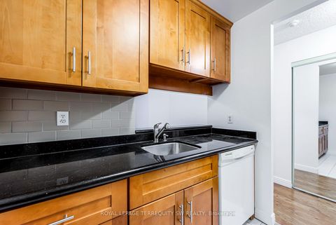 Photo 12 at 407 - 1055 Bay Street, Bay Street Corridor, Toronto