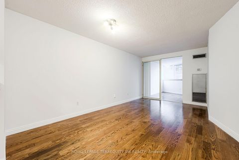 Photo 16 at 407 - 1055 Bay Street, Bay Street Corridor, Toronto