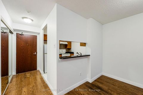 Photo 18 at 407 - 1055 Bay Street, Bay Street Corridor, Toronto
