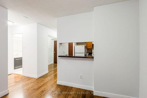 Photo 19 at 407 - 1055 Bay Street, Bay Street Corridor, Toronto