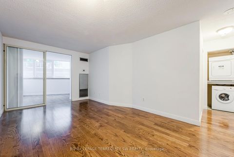 Photo 21 at 407 - 1055 Bay Street, Bay Street Corridor, Toronto
