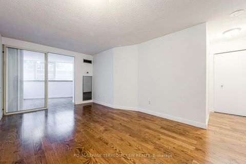 Photo 23 at 407 - 1055 Bay Street, Bay Street Corridor, Toronto