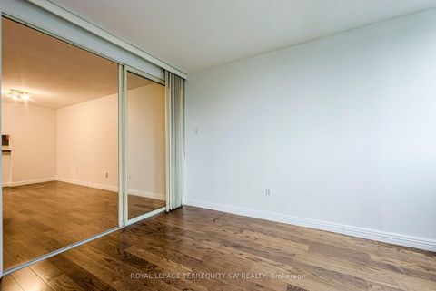 Photo 29 at 407 - 1055 Bay Street, Bay Street Corridor, Toronto