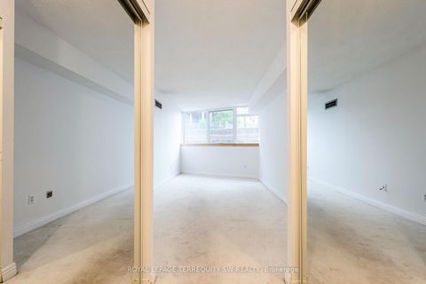 Photo 32 at 407 - 1055 Bay Street, Bay Street Corridor, Toronto