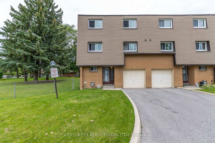 Photo 1 at 4 - 1415 Fieldlight Boulevard, Liverpool, Pickering