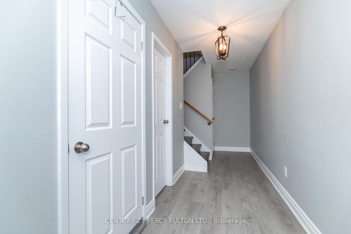 Photo 3 at 4 - 1415 Fieldlight Boulevard, Liverpool, Pickering