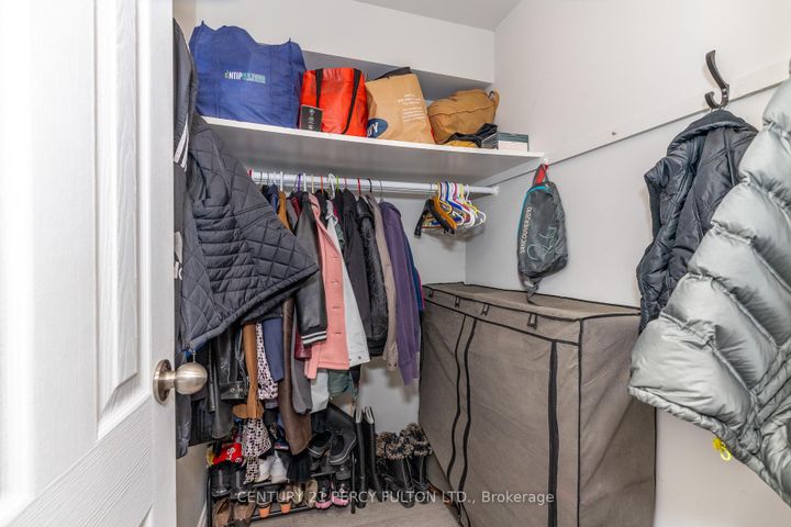 Photo 5 at 4 - 1415 Fieldlight Boulevard, Liverpool, Pickering