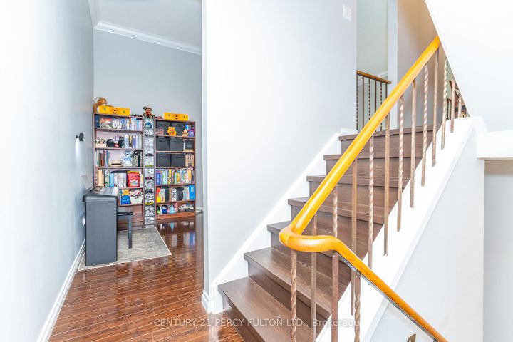 Photo 6 at 4 - 1415 Fieldlight Boulevard, Liverpool, Pickering