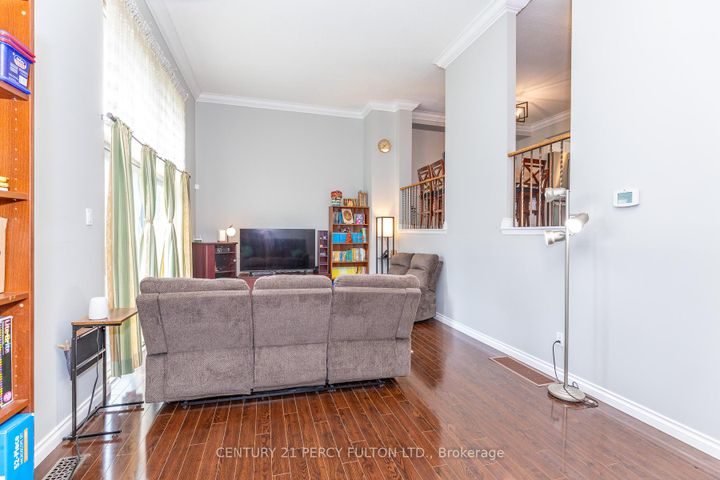 Photo 7 at 4 - 1415 Fieldlight Boulevard, Liverpool, Pickering