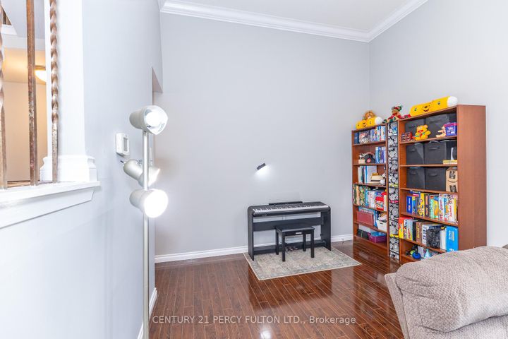 Photo 8 at 4 - 1415 Fieldlight Boulevard, Liverpool, Pickering