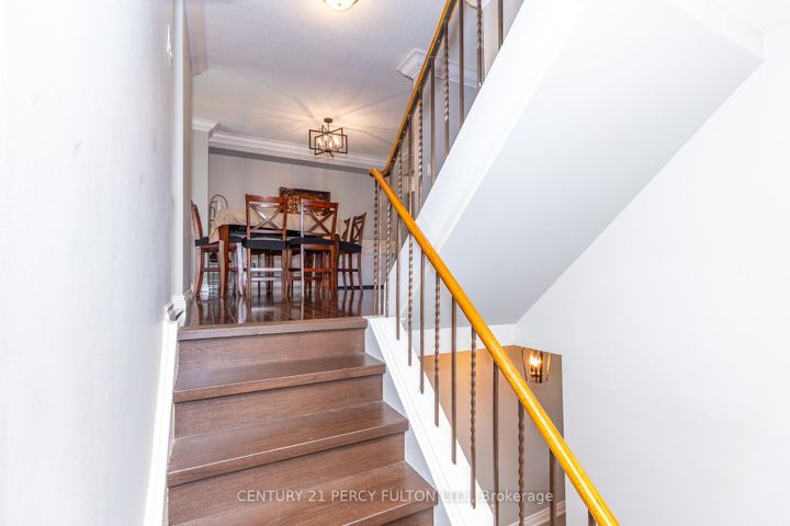 Photo 9 at 4 - 1415 Fieldlight Boulevard, Liverpool, Pickering