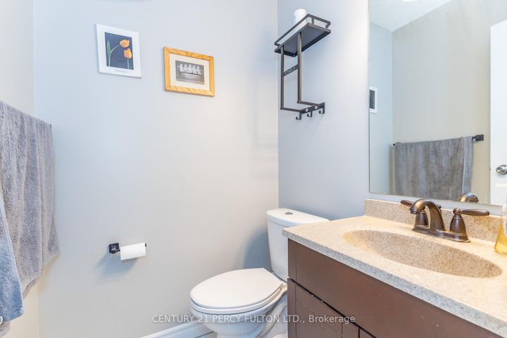 Photo 10 at 4 - 1415 Fieldlight Boulevard, Liverpool, Pickering