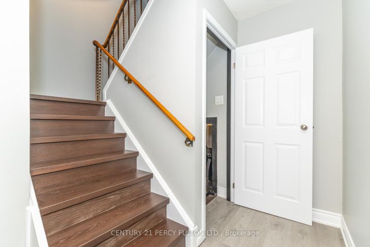 Photo 35 at 4 - 1415 Fieldlight Boulevard, Liverpool, Pickering