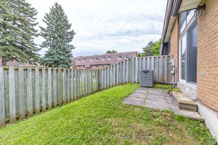 Photo 39 at 4 - 1415 Fieldlight Boulevard, Liverpool, Pickering