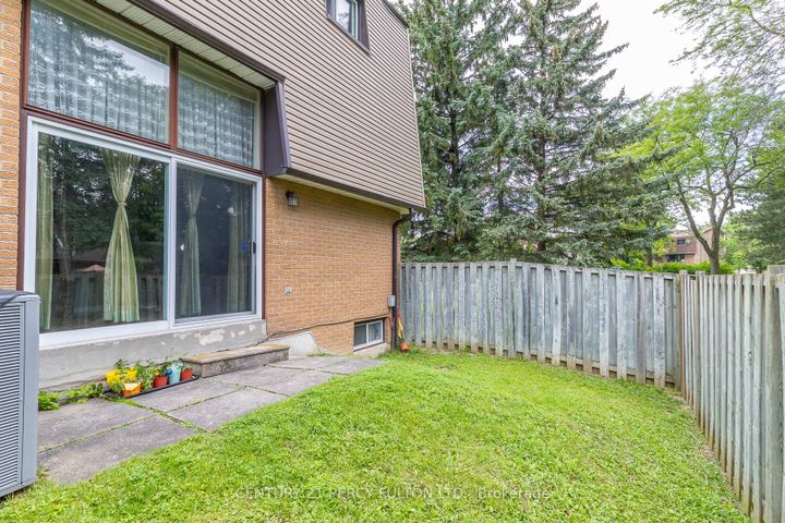 Photo 41 at 4 - 1415 Fieldlight Boulevard, Liverpool, Pickering