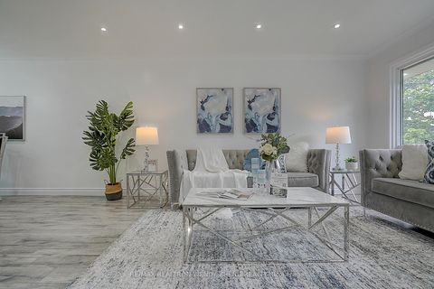 Photo 4 at 18 Courton Drive, Maryvale, Toronto