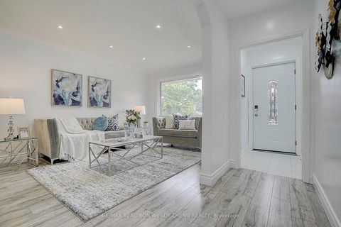 Photo 6 at 18 Courton Drive, Maryvale, Toronto