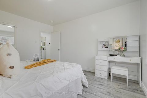 Photo 20 at 18 Courton Drive, Maryvale, Toronto