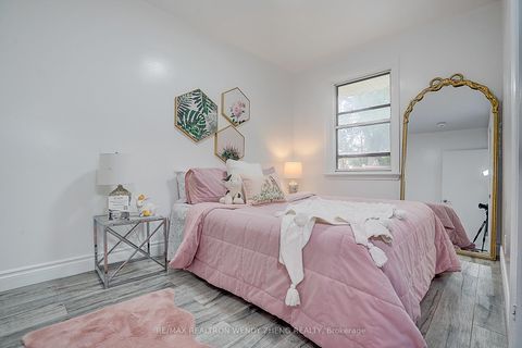 Photo 21 at 18 Courton Drive, Maryvale, Toronto