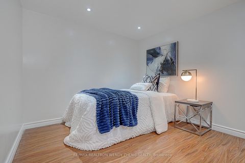 Photo 34 at 18 Courton Drive, Maryvale, Toronto